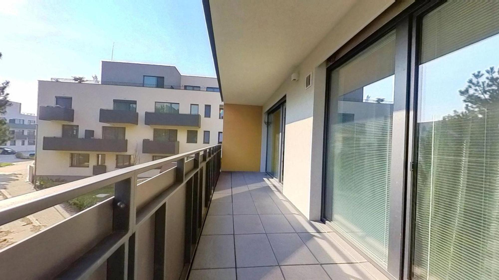 Air-Conditioned 2 Room Apartment, With Terrace, Rovinka 203 Εξωτερικό φωτογραφία