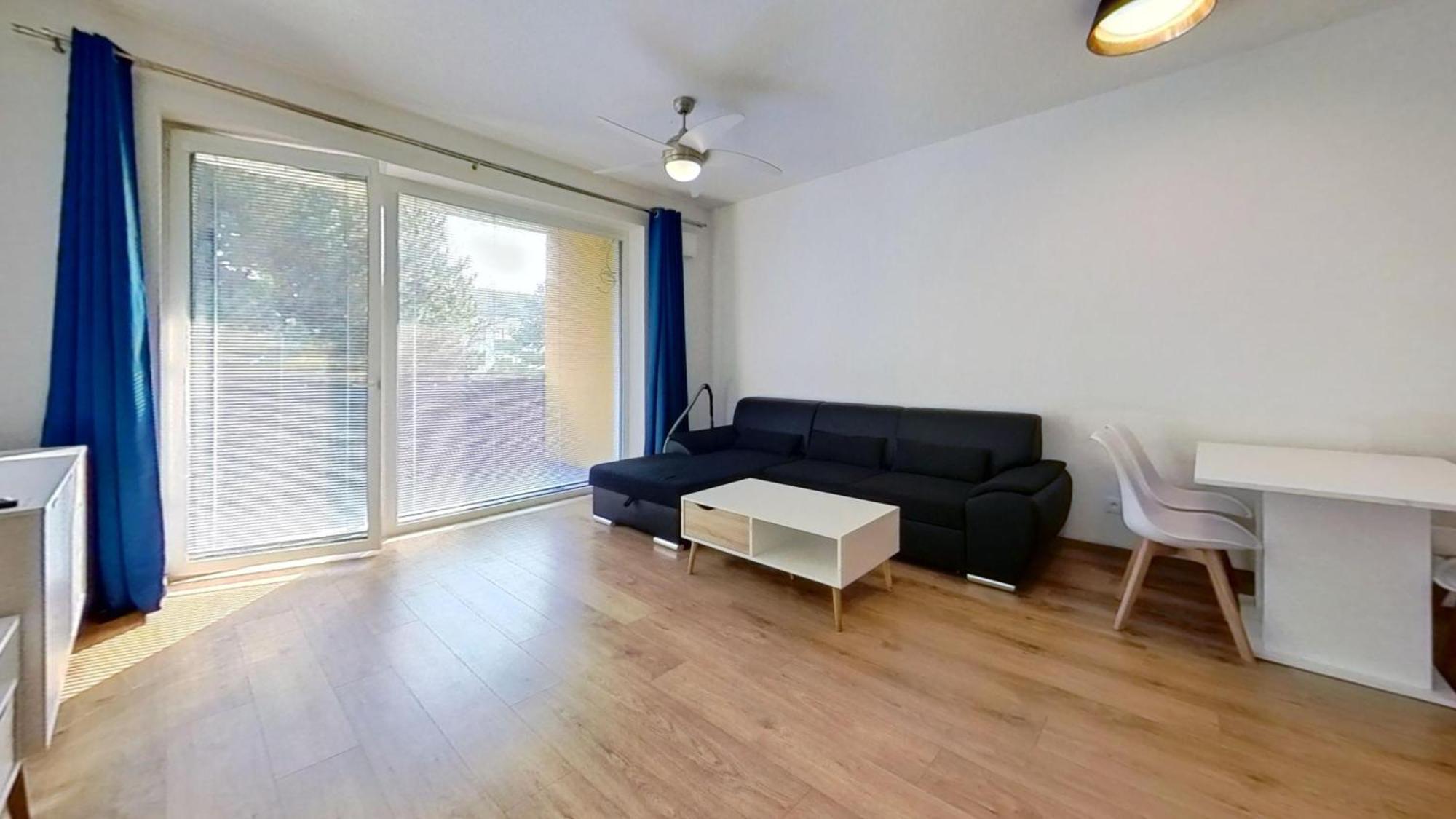 Air-Conditioned 2 Room Apartment, With Terrace, Rovinka 203 Εξωτερικό φωτογραφία