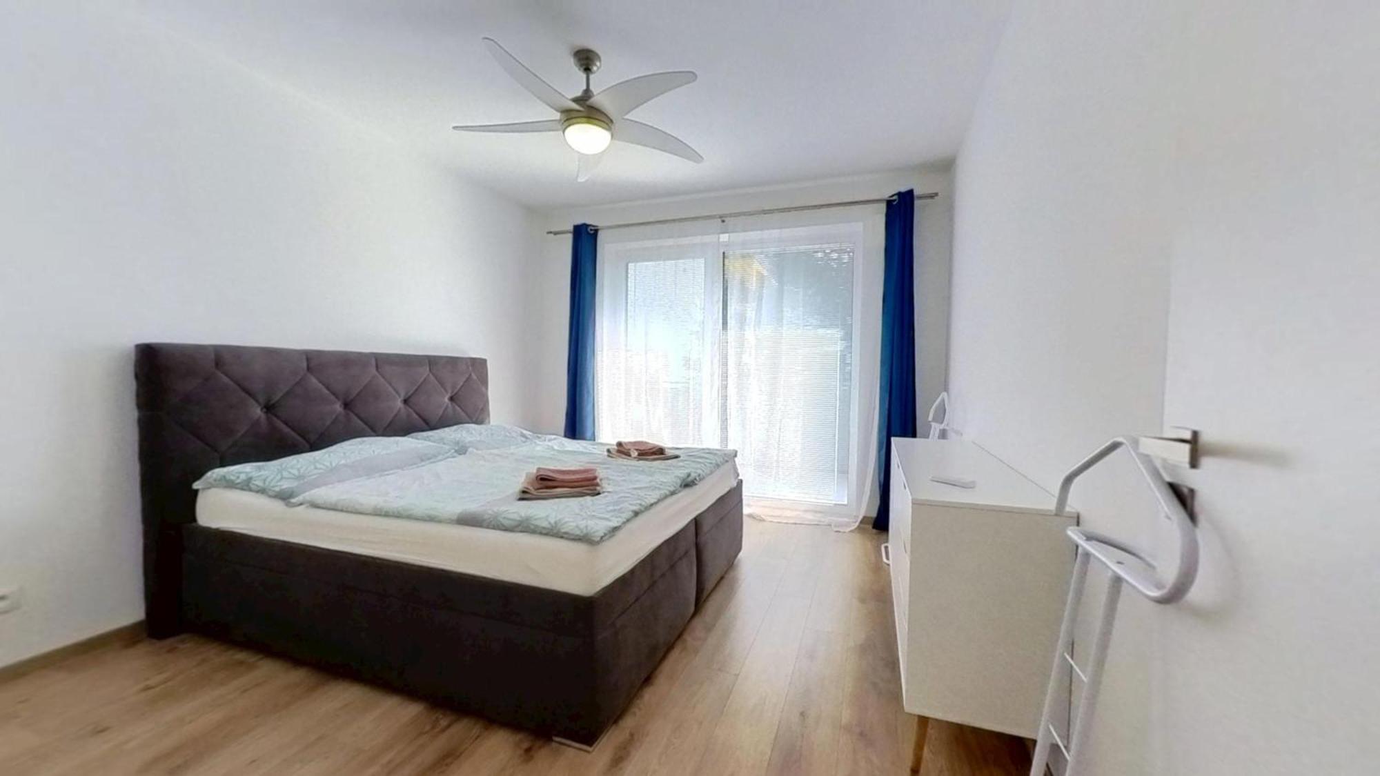 Air-Conditioned 2 Room Apartment, With Terrace, Rovinka 203 Εξωτερικό φωτογραφία